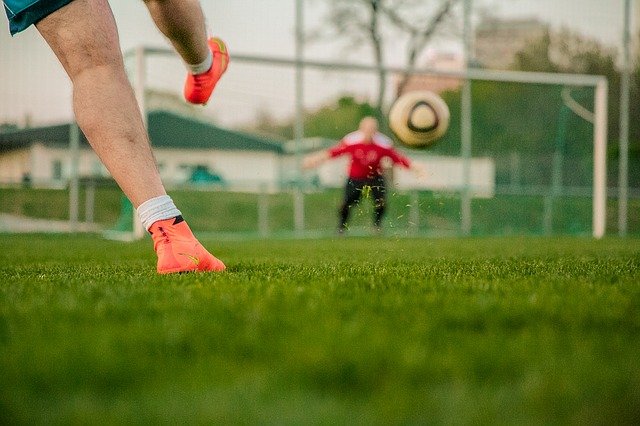 Tecnica tiro in porta calcio